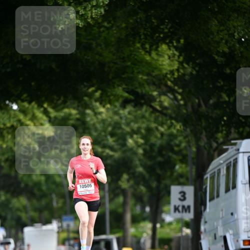 08.06.2024 - REWE Women's Run Dr. Thomas Lammeyer http://msf.ph/oto/6247035 09.06.2024 09:34:30 Laufen 10505, 3 meine-sportfotos.de