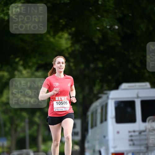08.06.2024 - REWE Women's Run Dr. Thomas Lammeyer http://msf.ph/oto/6247054 09.06.2024 09:34:32 Laufen 10505 meine-sportfotos.de