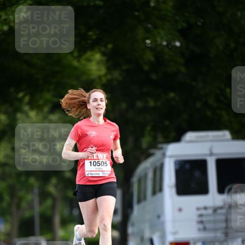 08.06.2024 - REWE Women's Run Dr. Thomas Lammeyer http://msf.ph/oto/6247055 09.06.2024 09:34:32 Laufen 10505 meine-sportfotos.de
