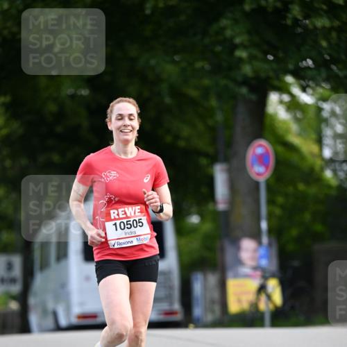 08.06.2024 - REWE Women's Run Dr. Thomas Lammeyer http://msf.ph/oto/6247062 09.06.2024 09:34:34 Laufen 10505 meine-sportfotos.de