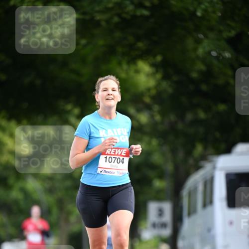 08.06.2024 - REWE Women's Run Dr. Thomas Lammeyer http://msf.ph/oto/6247070 09.06.2024 09:34:45 Laufen 10704 meine-sportfotos.de