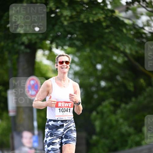 08.06.2024 - REWE Women's Run Dr. Thomas Lammeyer http://msf.ph/oto/6247094 09.06.2024 09:34:53 Laufen 10041 meine-sportfotos.de