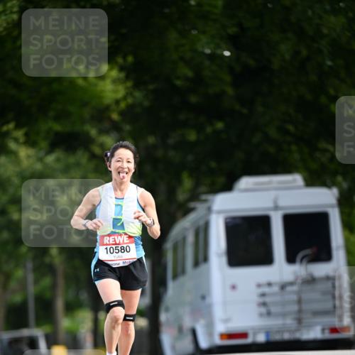08.06.2024 - REWE Women's Run Dr. Thomas Lammeyer http://msf.ph/oto/6247111 09.06.2024 09:34:58 Laufen 10580 meine-sportfotos.de
