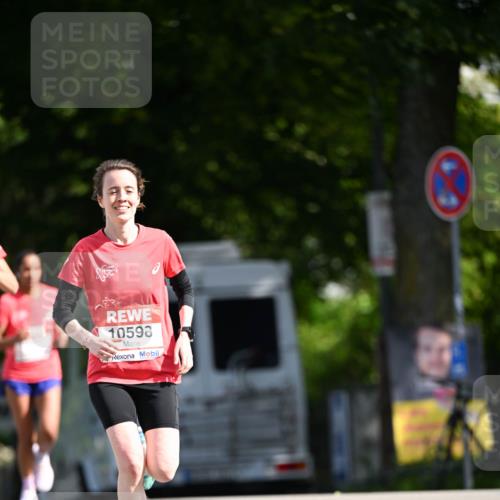 08.06.2024 - REWE Women's Run Dr. Thomas Lammeyer http://msf.ph/oto/6247140 09.06.2024 09:35:09 Laufen 10598 meine-sportfotos.de