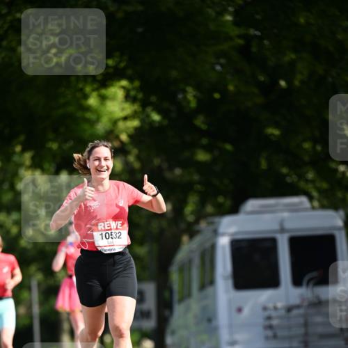 08.06.2024 - REWE Women's Run Dr. Thomas Lammeyer http://msf.ph/oto/6247226 09.06.2024 09:35:41 Laufen 10532 meine-sportfotos.de