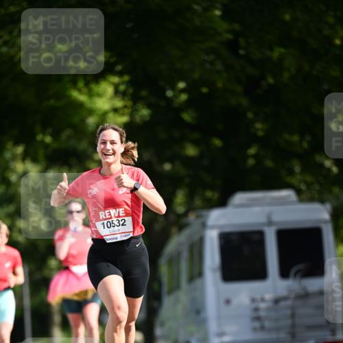 08.06.2024 - REWE Women's Run Dr. Thomas Lammeyer http://msf.ph/oto/6247228 09.06.2024 09:35:41 Laufen 10532 meine-sportfotos.de