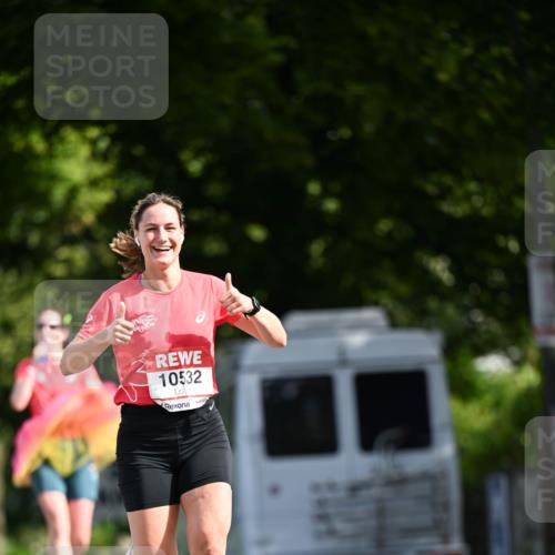 08.06.2024 - REWE Women's Run Dr. Thomas Lammeyer http://msf.ph/oto/6247232 09.06.2024 09:35:42 Laufen 10532 meine-sportfotos.de