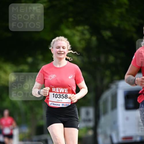 08.06.2024 - REWE Women's Run Dr. Thomas Lammeyer http://msf.ph/oto/6247352 09.06.2024 09:36:46 Laufen 10358 meine-sportfotos.de