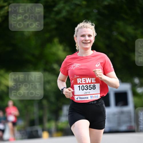 08.06.2024 - REWE Women's Run Dr. Thomas Lammeyer http://msf.ph/oto/6247359 09.06.2024 09:36:47 Laufen 10358 meine-sportfotos.de