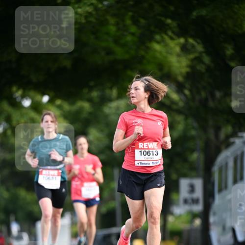 08.06.2024 - REWE Women's Run Dr. Thomas Lammeyer http://msf.ph/oto/6247363 09.06.2024 09:36:53 Laufen 106, 81, 10613, 8, 38 meine-sportfotos.de
