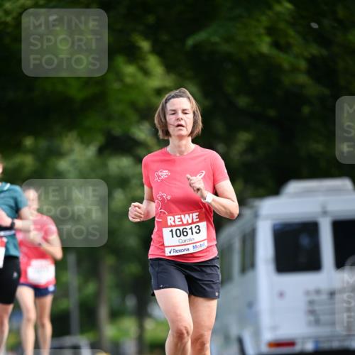 08.06.2024 - REWE Women's Run Dr. Thomas Lammeyer http://msf.ph/oto/6247369 09.06.2024 09:36:54 Laufen 10613 meine-sportfotos.de