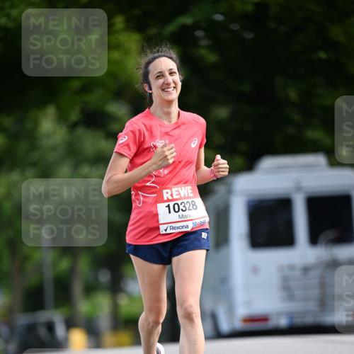 08.06.2024 - REWE Women's Run Dr. Thomas Lammeyer http://msf.ph/oto/6247395 09.06.2024 09:36:58 Laufen 10328 meine-sportfotos.de