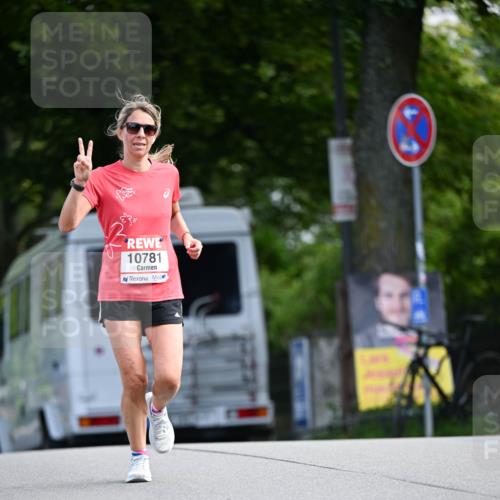 08.06.2024 - REWE Women's Run Dr. Thomas Lammeyer http://msf.ph/oto/6247430 09.06.2024 09:37:18 Laufen 10781 meine-sportfotos.de