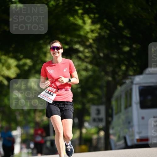 08.06.2024 - REWE Women's Run Dr. Thomas Lammeyer http://msf.ph/oto/6247552 09.06.2024 09:37:45 Laufen 0664 meine-sportfotos.de