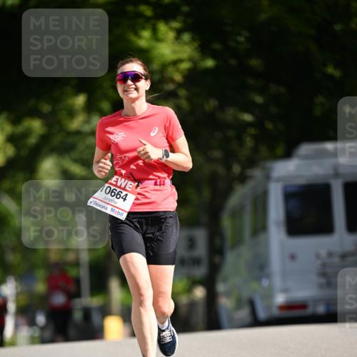 08.06.2024 - REWE Women's Run Dr. Thomas Lammeyer http://msf.ph/oto/6247557 09.06.2024 09:37:46 Laufen 10664 meine-sportfotos.de