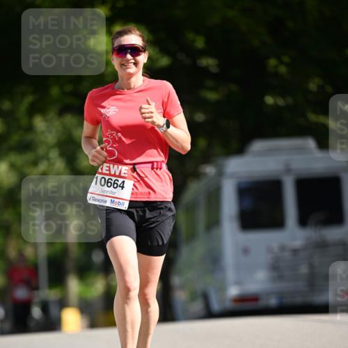 08.06.2024 - REWE Women's Run Dr. Thomas Lammeyer http://msf.ph/oto/6247561 09.06.2024 09:37:46 Laufen 10664 meine-sportfotos.de