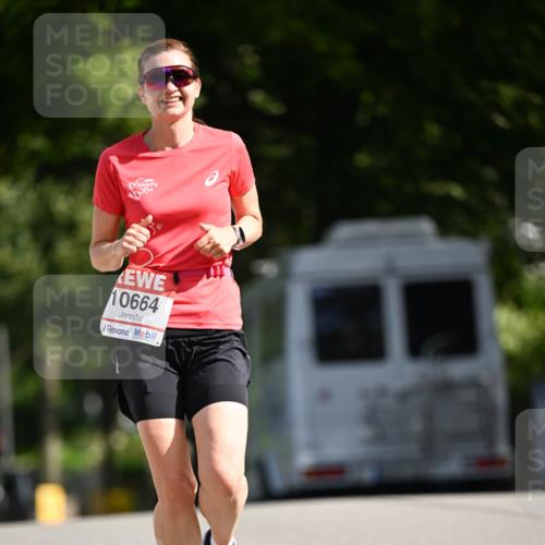 08.06.2024 - REWE Women's Run Dr. Thomas Lammeyer http://msf.ph/oto/6247563 09.06.2024 09:37:47 Laufen 10664 meine-sportfotos.de