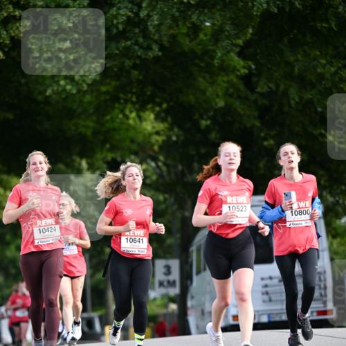 08.06.2024 - REWE Women's Run Dr. Thomas Lammeyer http://msf.ph/oto/6248016 09.06.2024 09:39:31 Laufen 10424, 731, 10641, 3, 10523, 10800 meine-sportfotos.de