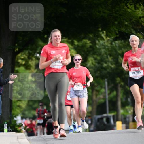 08.06.2024 - REWE Women's Run Dr. Thomas Lammeyer http://msf.ph/oto/6248213 09.06.2024 09:40:25 Laufen 056, 10, 10263, 10795 meine-sportfotos.de