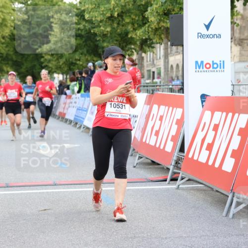08.06.2024 - REWE Women's Run Strokosch-Dieckow http://msf.ph/oto/6248259 09.06.2024 10:01:33 Ziel 10096, 10134, 10242, 10456, 10531 meine-sportfotos.de