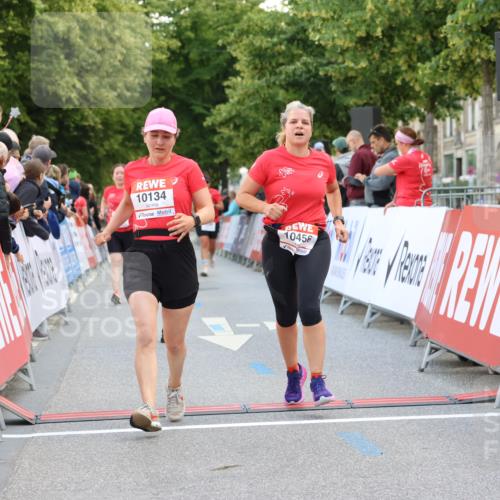 08.06.2024 - REWE Women's Run Strokosch-Dieckow http://msf.ph/oto/6248289 09.06.2024 10:01:36 Ziel 10096, 10134, 10179, 10205, 10222, 10242, 10456, 10531, 10642, 10786 meine-sportfotos.de