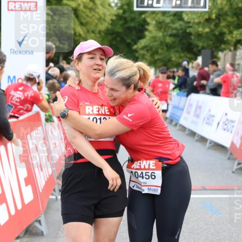 08.06.2024 - REWE Women's Run Strokosch-Dieckow http://msf.ph/oto/6248298 09.06.2024 10:01:40 Ziel 10096, 10134, 10179, 10205, 10222, 10242, 10456, 10642, 10786 meine-sportfotos.de