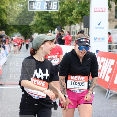 08.06.2024 - REWE Women's Run Strokosch-Dieckow http://msf.ph/oto/6248315 09.06.2024 10:01:46 Ziel 10132, 10179, 10205, 10222, 10399, 10642, 10786 meine-sportfotos.de