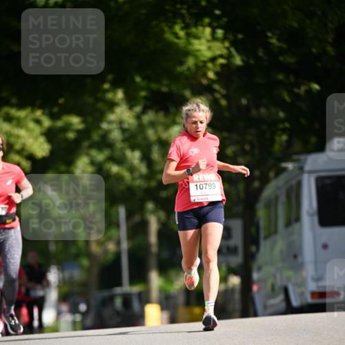 08.06.2024 - REWE Women's Run Dr. Thomas Lammeyer http://msf.ph/oto/6248333 09.06.2024 09:40:43 Laufen 10799 meine-sportfotos.de