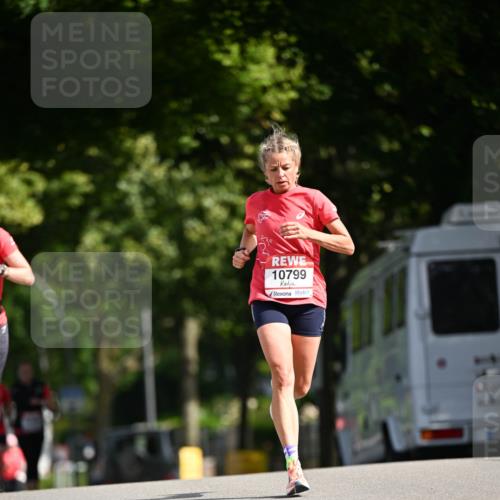 08.06.2024 - REWE Women's Run Dr. Thomas Lammeyer http://msf.ph/oto/6248337 09.06.2024 09:40:44 Laufen 10799 meine-sportfotos.de