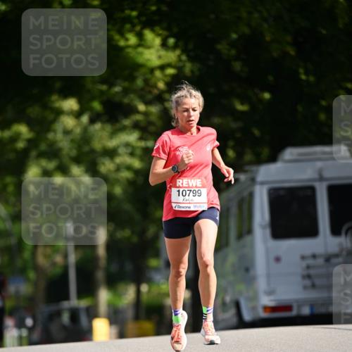 08.06.2024 - REWE Women's Run Dr. Thomas Lammeyer http://msf.ph/oto/6248340 09.06.2024 09:40:44 Laufen 10799 meine-sportfotos.de