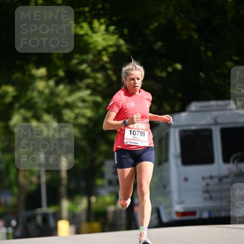 08.06.2024 - REWE Women's Run Dr. Thomas Lammeyer http://msf.ph/oto/6248342 09.06.2024 09:40:44 Laufen 10799 meine-sportfotos.de