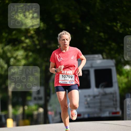 08.06.2024 - REWE Women's Run Dr. Thomas Lammeyer http://msf.ph/oto/6248348 09.06.2024 09:40:44 Laufen 10799 meine-sportfotos.de