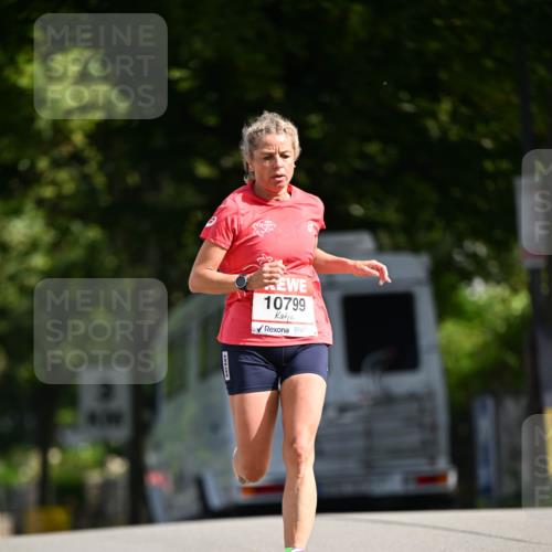 08.06.2024 - REWE Women's Run Dr. Thomas Lammeyer http://msf.ph/oto/6248351 09.06.2024 09:40:45 Laufen 10799 meine-sportfotos.de