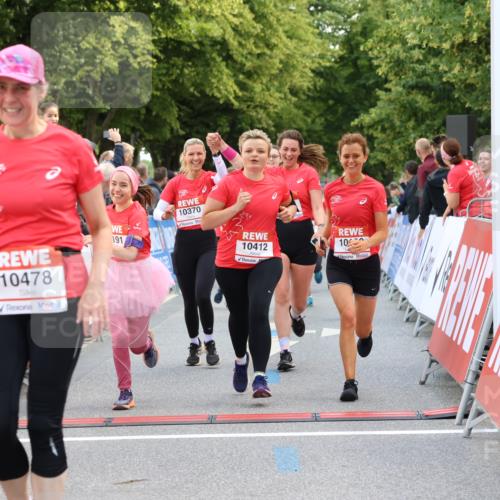 08.06.2024 - REWE Women's Run Strokosch-Dieckow http://msf.ph/oto/6248360 09.06.2024 10:02:09 Ziel 10007, 10102, 10138, 10157, 10191, 10301, 10352, 10370, 10412, 10437, 10478, 10490, 10549, 10589, 10623 meine-sportfotos.de