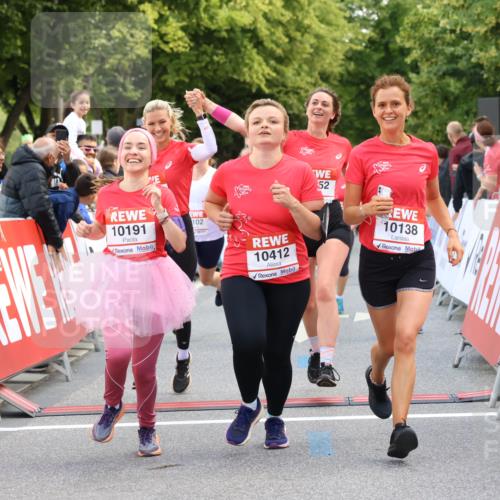 08.06.2024 - REWE Women's Run Strokosch-Dieckow http://msf.ph/oto/6248368 09.06.2024 10:02:10 Ziel 10007, 10102, 10138, 10157, 10191, 10301, 10352, 10370, 10412, 10437, 10478, 10490, 10549, 10589, 10623 meine-sportfotos.de