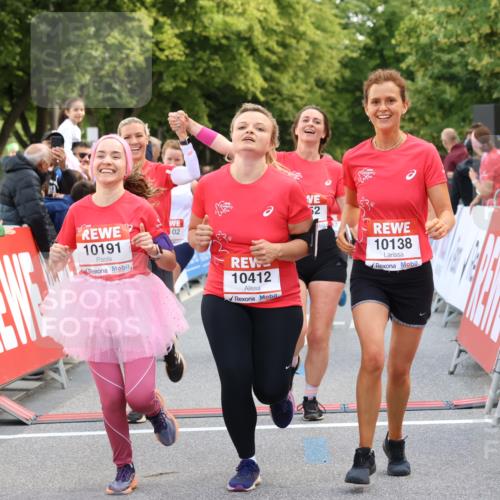 08.06.2024 - REWE Women's Run Strokosch-Dieckow http://msf.ph/oto/6248374 09.06.2024 10:02:11 Ziel 10007, 10102, 10138, 10157, 10191, 10301, 10352, 10370, 10412, 10437, 10478, 10490, 10549, 10589, 10623 meine-sportfotos.de