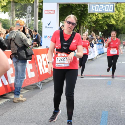 08.06.2024 - REWE Women's Run Strokosch-Dieckow http://msf.ph/oto/6248425 09.06.2024 10:02:30 Ziel 10026, 10227, 10307, 10520 meine-sportfotos.de