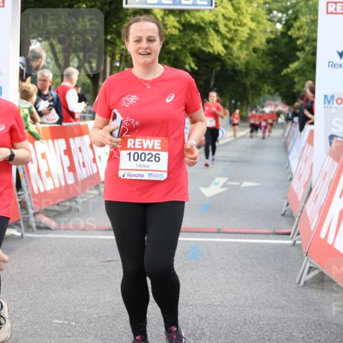 08.06.2024 - REWE Women's Run Strokosch-Dieckow http://msf.ph/oto/6248443 09.06.2024 10:02:32 Ziel 10026, 10307, 10520 meine-sportfotos.de