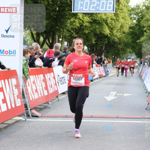 08.06.2024 - REWE Women's Run Strokosch-Dieckow http://msf.ph/oto/6248457 09.06.2024 10:02:37 Ziel 10307 meine-sportfotos.de