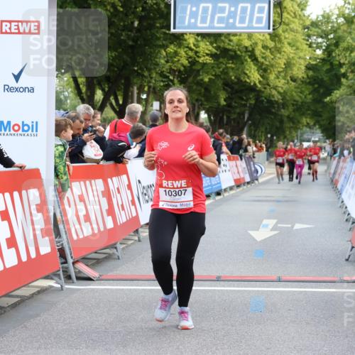 08.06.2024 - REWE Women's Run Strokosch-Dieckow http://msf.ph/oto/6248460 09.06.2024 10:02:37 Ziel 10307 meine-sportfotos.de