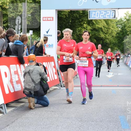 08.06.2024 - REWE Women's Run Strokosch-Dieckow http://msf.ph/oto/6248493 09.06.2024 10:02:50 Ziel 10158, 10235, 10359, 10534, 10635, 10650, 10651 meine-sportfotos.de
