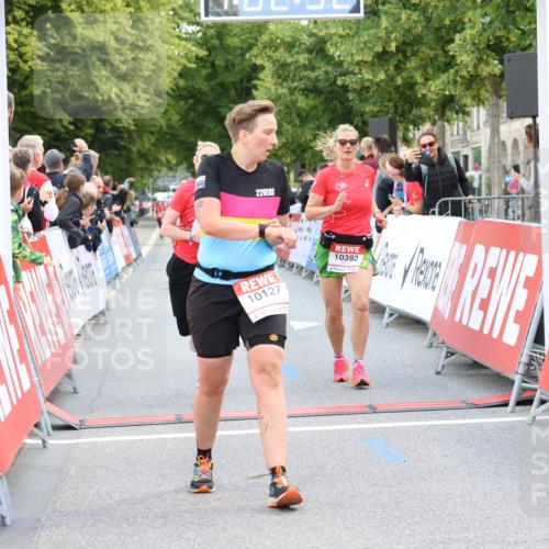 08.06.2024 - REWE Women's Run Strokosch-Dieckow http://msf.ph/oto/6248509 09.06.2024 10:03:02 Ziel 10127, 10158, 10390, 10392, 10425, 10701, 10789 meine-sportfotos.de