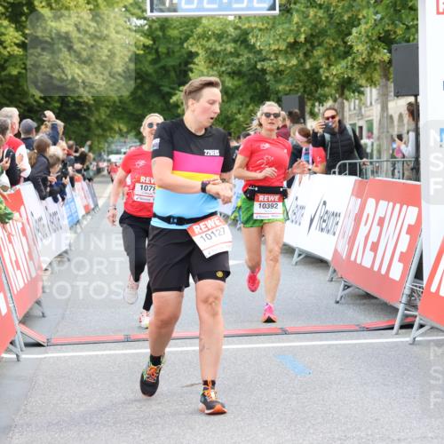 08.06.2024 - REWE Women's Run Strokosch-Dieckow http://msf.ph/oto/6248513 09.06.2024 10:03:02 Ziel 10127, 10158, 10390, 10392, 10425, 10701, 10789 meine-sportfotos.de