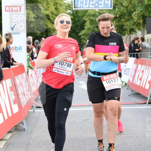 08.06.2024 - REWE Women's Run Strokosch-Dieckow http://msf.ph/oto/6248519 09.06.2024 10:03:03 Ziel 10127, 10390, 10392, 10425, 10677, 10701, 10789 meine-sportfotos.de