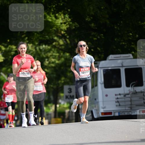 08.06.2024 - REWE Women's Run Dr. Thomas Lammeyer http://msf.ph/oto/6248535 09.06.2024 09:41:14 Laufen 10239, 10442, 10354, 3, 10117 meine-sportfotos.de