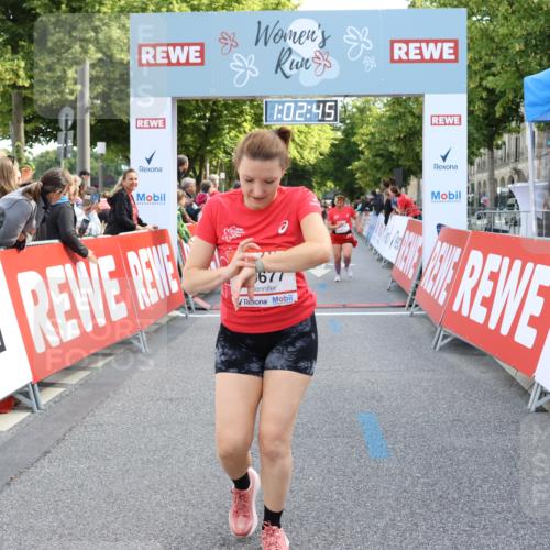 08.06.2024 - REWE Women's Run Strokosch-Dieckow http://msf.ph/oto/6248540 09.06.2024 10:03:14 Ziel 10111, 10259, 10663, 10677 meine-sportfotos.de
