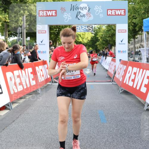 08.06.2024 - REWE Women's Run Strokosch-Dieckow http://msf.ph/oto/6248543 09.06.2024 10:03:14 Ziel 10111, 10259, 10663, 10677 meine-sportfotos.de
