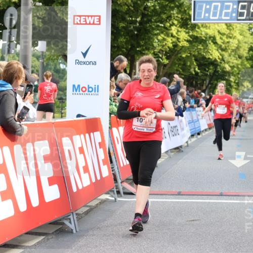 08.06.2024 - REWE Women's Run Strokosch-Dieckow http://msf.ph/oto/6248577 09.06.2024 10:03:23 Ziel 10111, 10168, 10259, 10400, 10540 meine-sportfotos.de