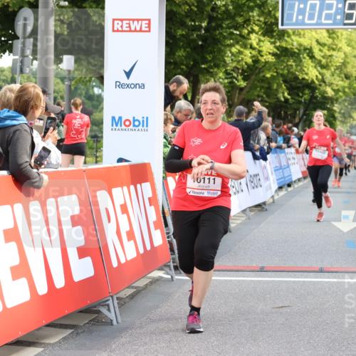 08.06.2024 - REWE Women's Run Strokosch-Dieckow http://msf.ph/oto/6248579 09.06.2024 10:03:23 Ziel 10111, 10168, 10259, 10400, 10540 meine-sportfotos.de