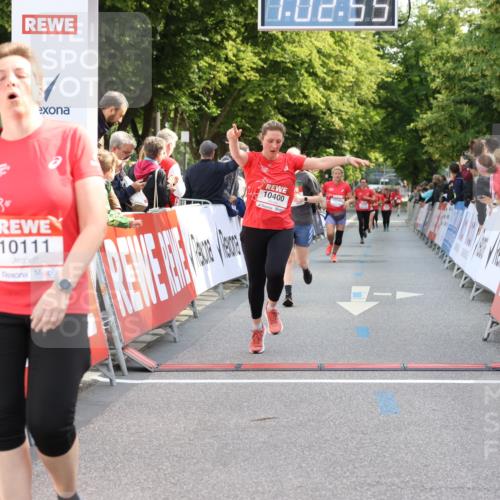 08.06.2024 - REWE Women's Run Strokosch-Dieckow http://msf.ph/oto/6248586 09.06.2024 10:03:25 Ziel 10111, 10168, 10400, 10540 meine-sportfotos.de